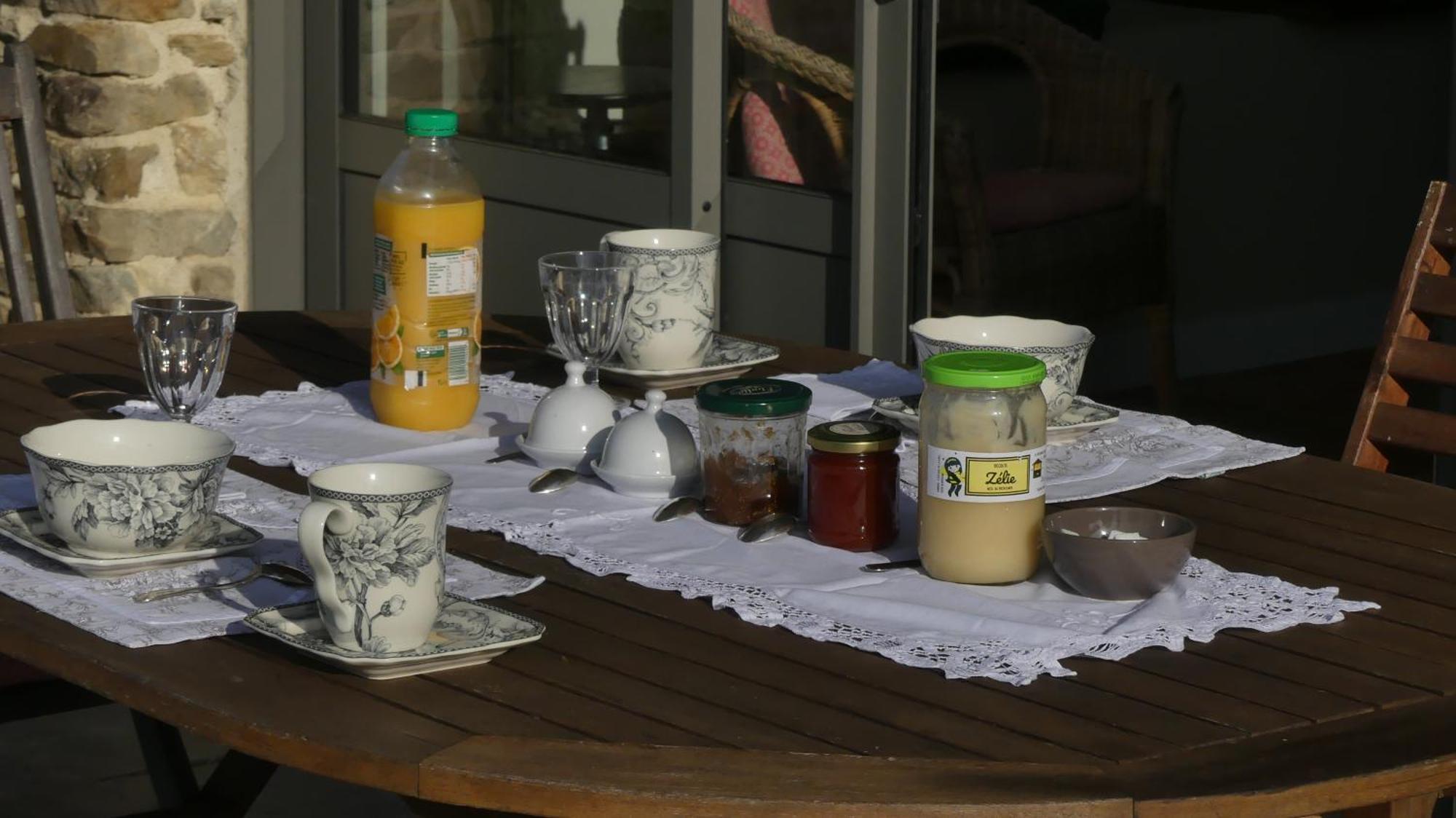 La Petite Lande Bed and Breakfast Ménil Εξωτερικό φωτογραφία