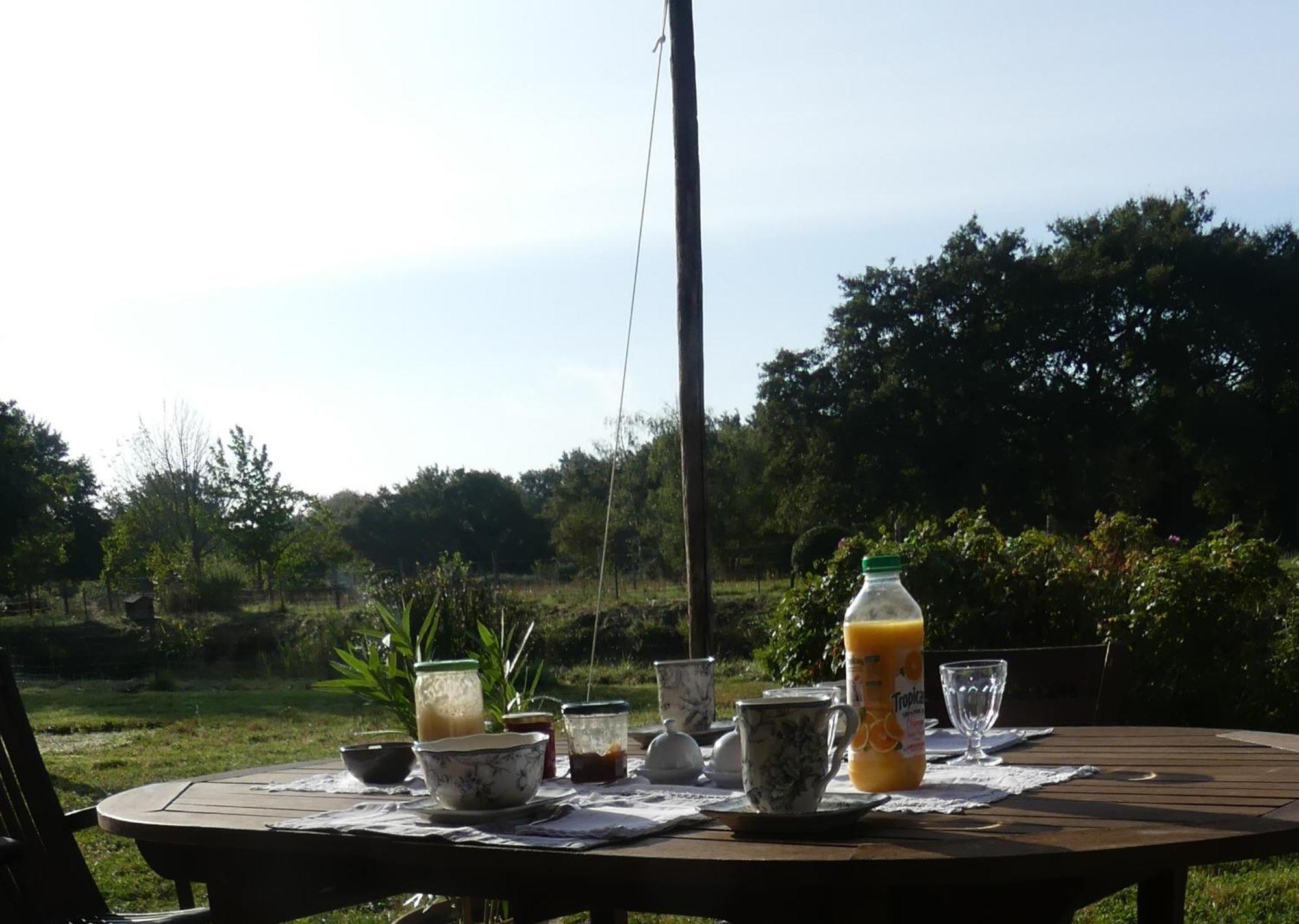 La Petite Lande Bed and Breakfast Ménil Εξωτερικό φωτογραφία